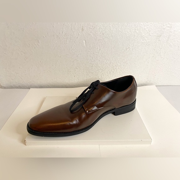 Calvin Klein Brown Ramses Texture Oxfords - Picture 5 of 6